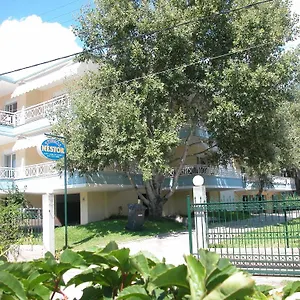  Hotel de apartamente Nestor